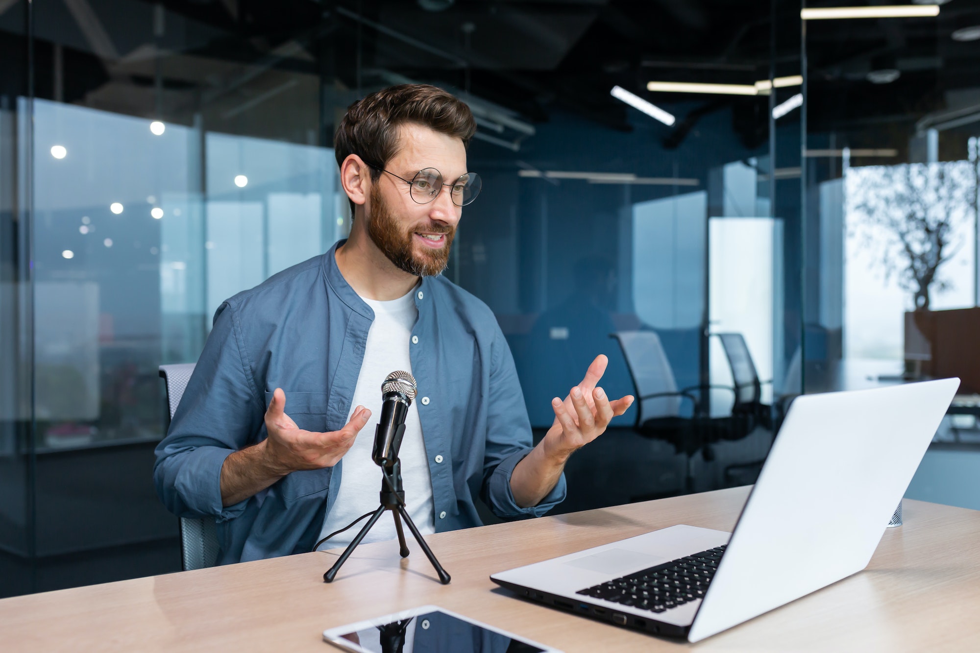 The Power of Video Messages: How Sales Reps Can Boost Their Performance with Quick Video Messages