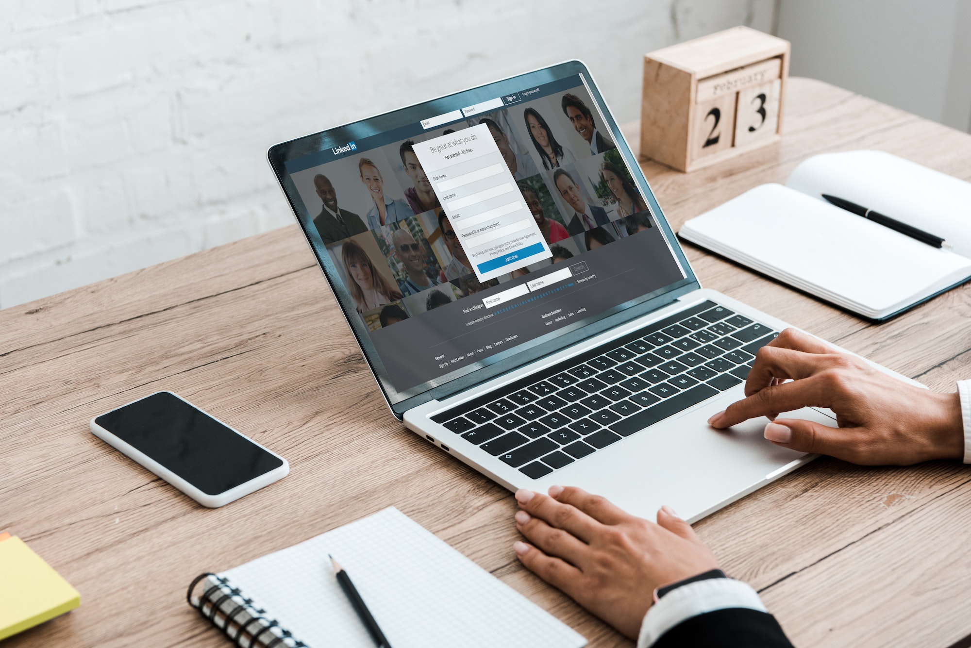Linkedin Like a Pro: 5 Best Practices for Growing Your Audience and Crushing Your Personal Brand