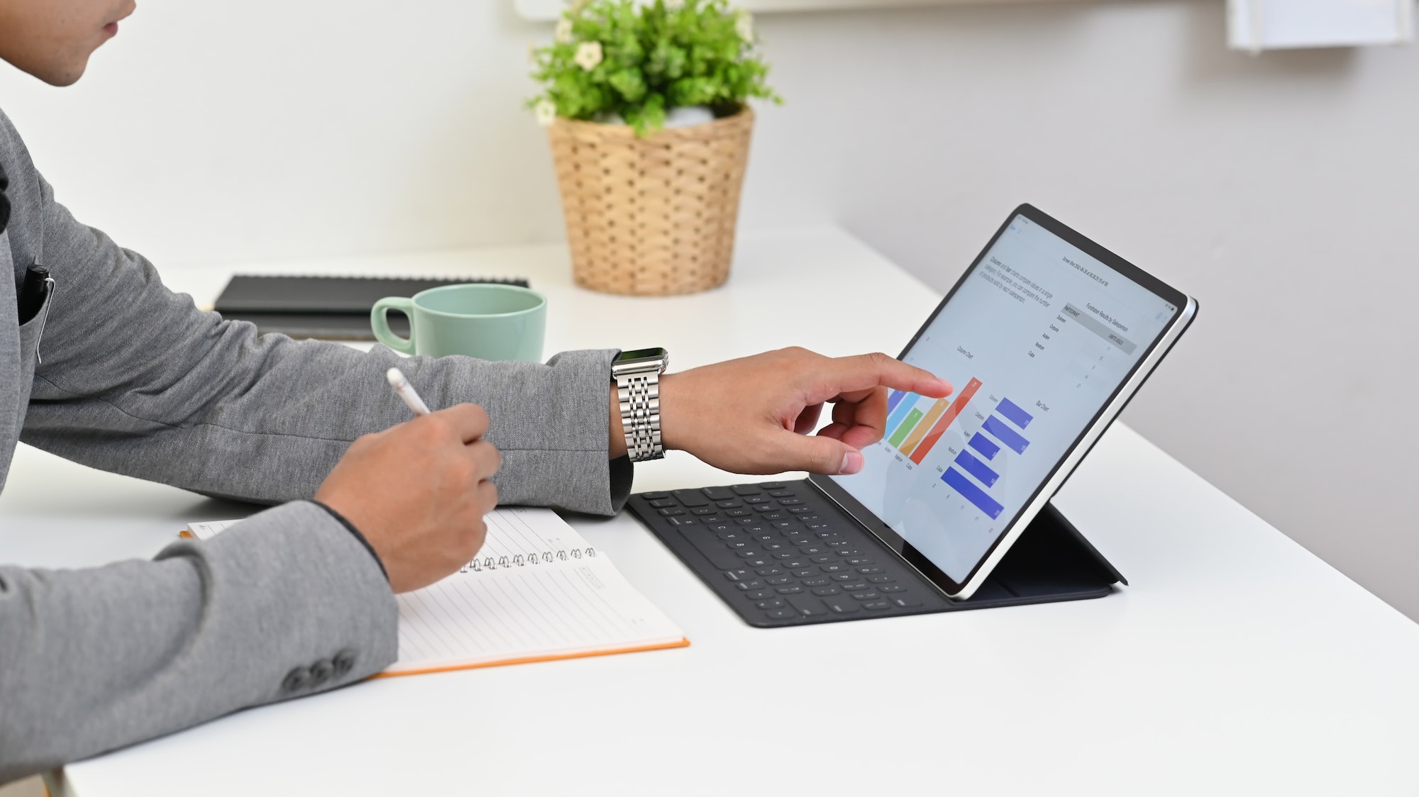 From Blind Content Creation to Enlightened Engagement: The Power of Tracking Analytics